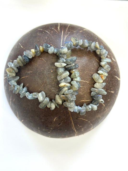 Labradorite Chip Stone Bracelet - Transformation