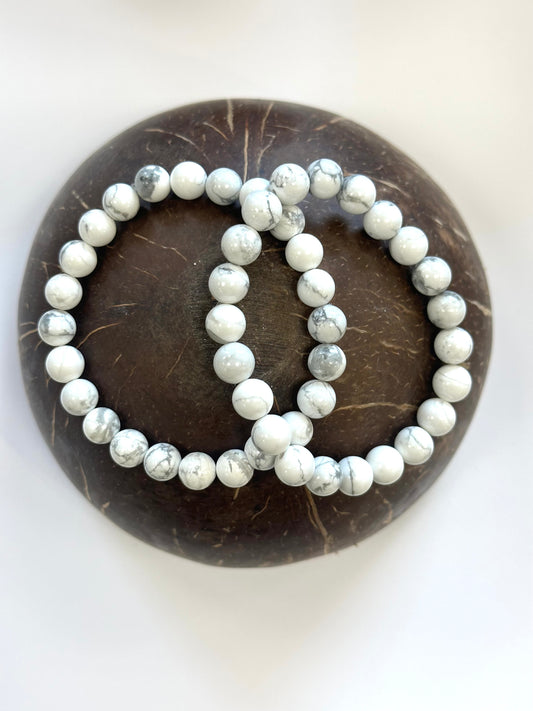 Howlite 8mm Beaded Bracelet - Calming, Sleep, Travel